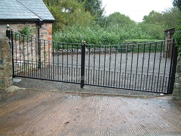 Iron Gates,Electric operated,Devon